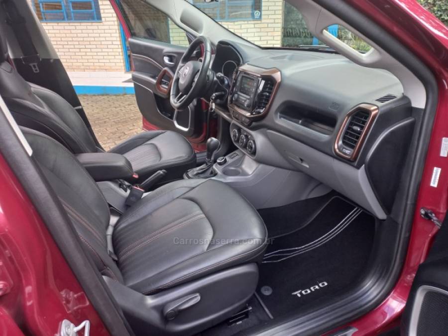 FIAT - TORO - 2018/2018 - Vermelha - R$ 104.990,00