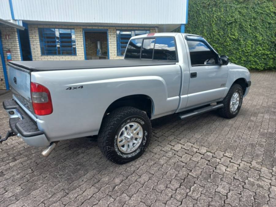 CHEVROLET - S10 - 2002/2003 - Prata - R$ 66.000,00