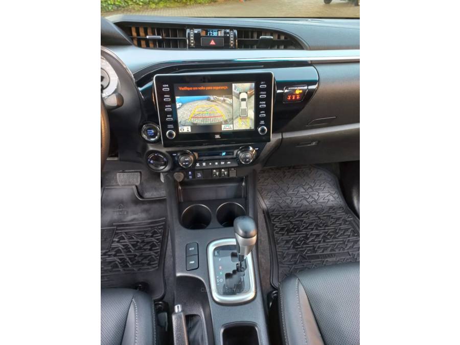 TOYOTA - HILUX - 2023/2023 - Cinza - R$ 265.990,00