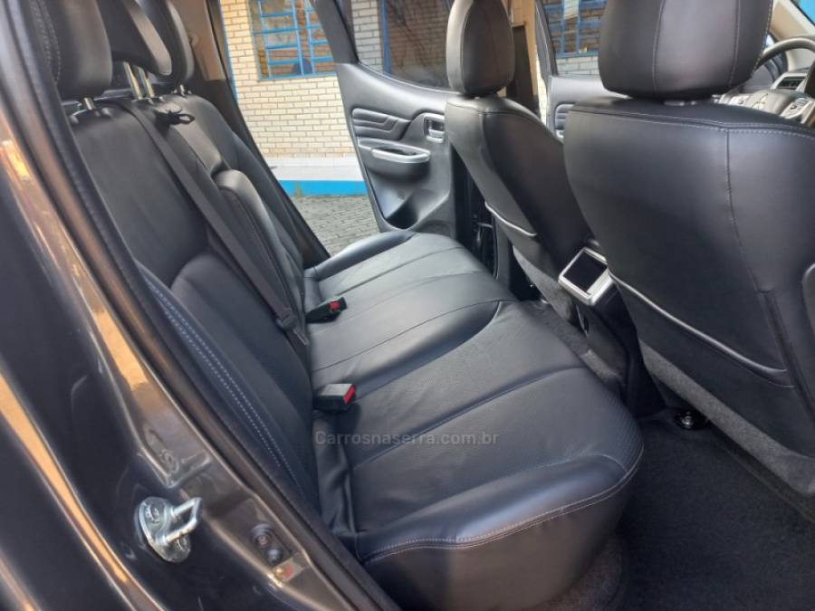 MITSUBISHI - L200 TRITON - 2022/2022 - Cinza - R$ 195.000,00