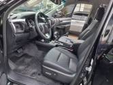 TOYOTA - HILUX - 2023/2023 - Preta - R$ 265.000,00