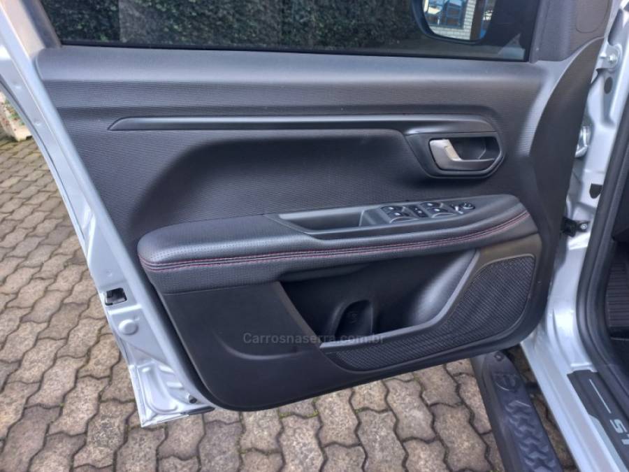 FIAT - STRADA - 2025/2025 - Prata - R$ 132.990,00