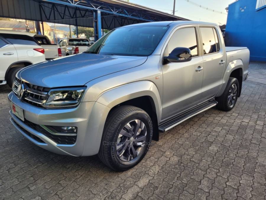 VOLKSWAGEN - AMAROK - 2023/2023 - Prata - R$ 205.000,00