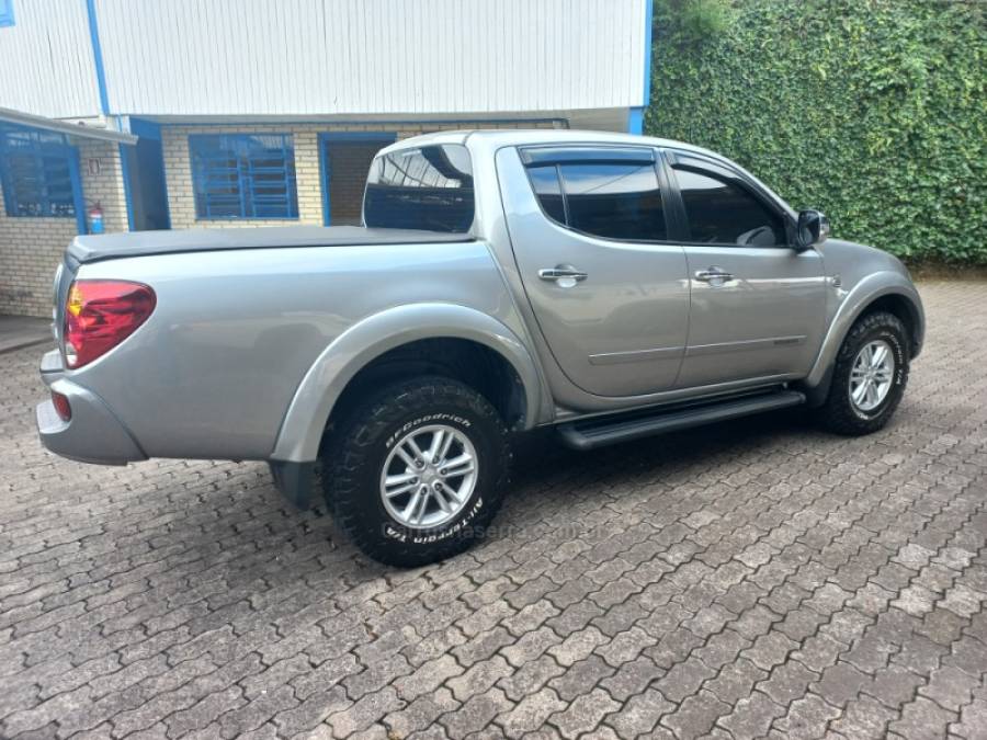 MITSUBISHI - L200 TRITON - 2017/2017 - Prata - R$ 142.990,00