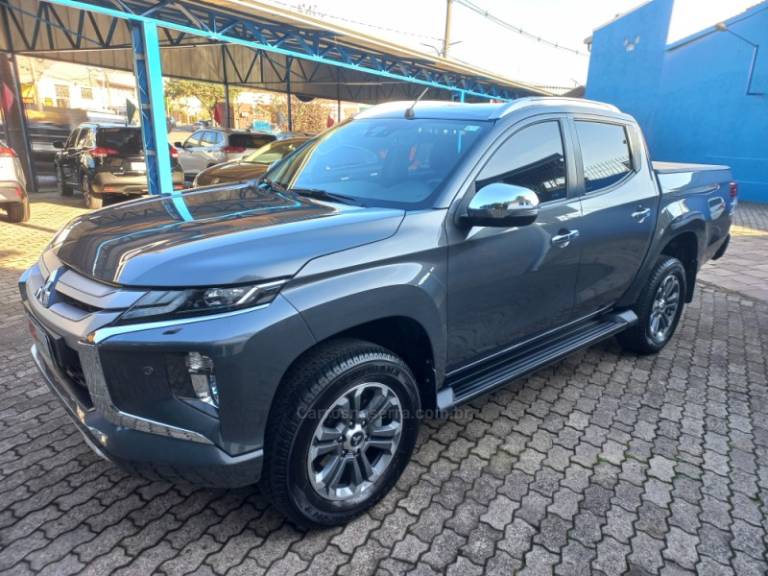 MITSUBISHI - L200 TRITON - 2022/2022 - Cinza - R$ 195.000,00