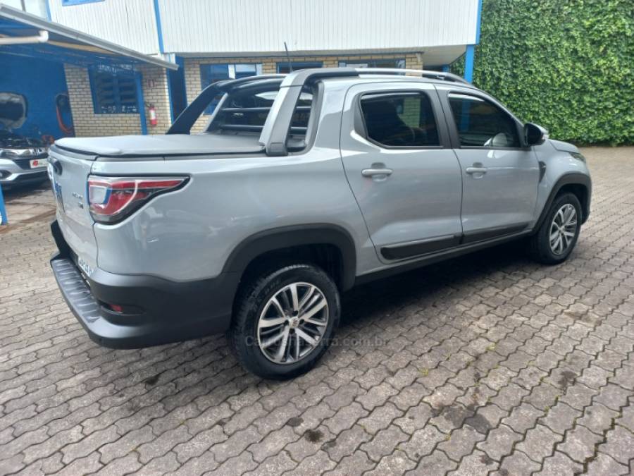 FIAT - STRADA - 2023/2023 - Cinza - R$ 116.990,00