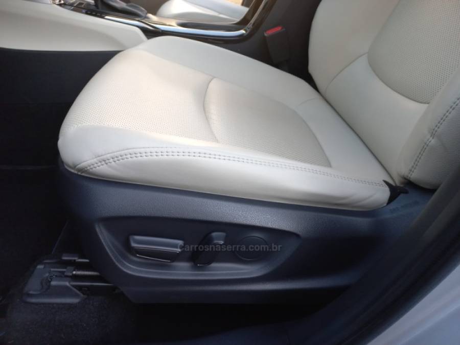 TOYOTA - COROLLA - 2022/2022 - Prata - R$ 149.990,00