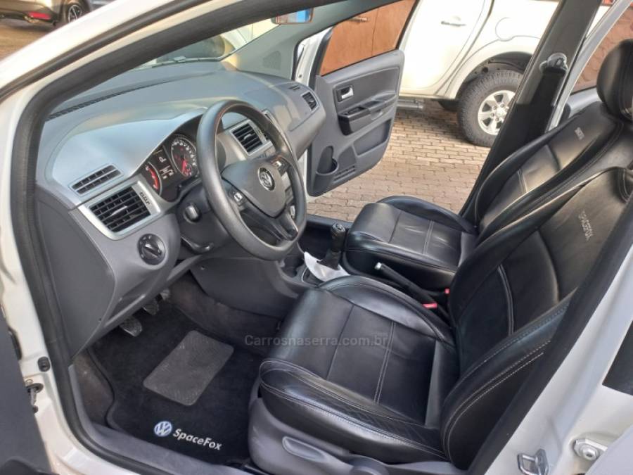VOLKSWAGEN - SPACEFOX - 2018/2018 - Branca - R$ 57.500,00