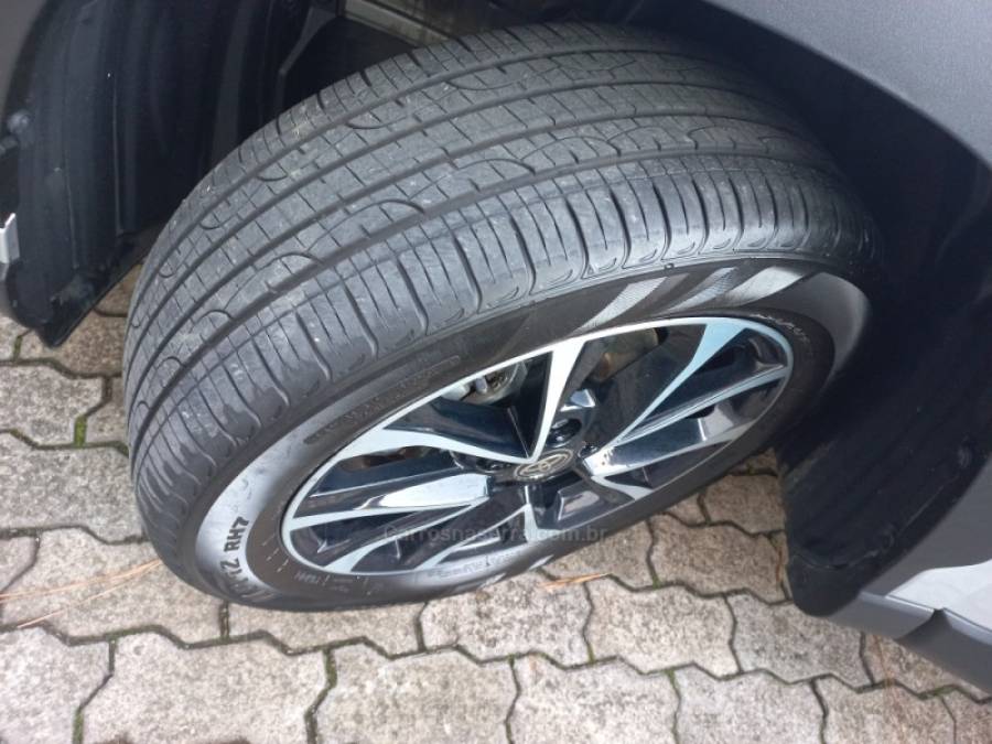 TOYOTA - COROLLA - 2022/2022 - Prata - R$ 150.990,00