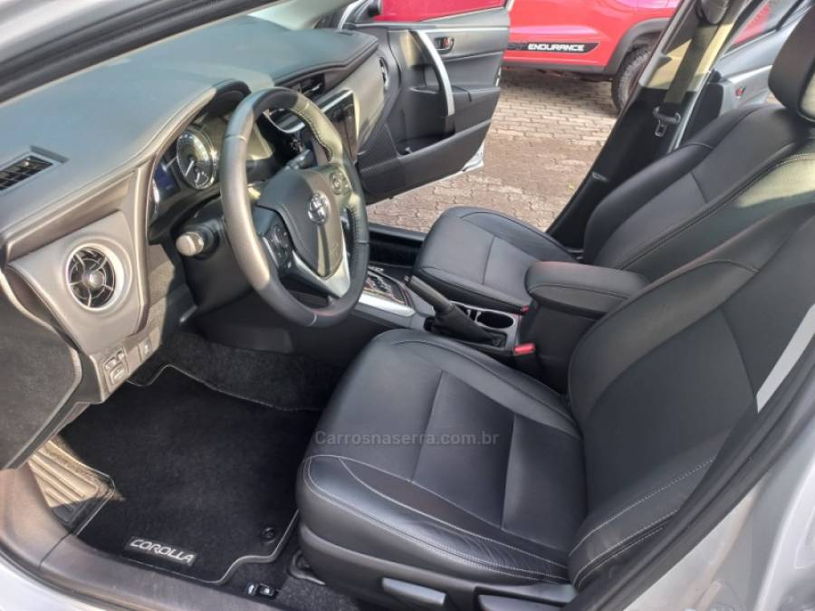 TOYOTA - COROLLA - 2019/2019 - Prata - R$ 106.990,00