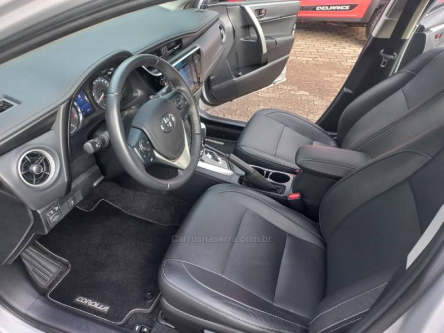 TOYOTA - COROLLA - 2019/2019 - Prata - R$ 106.990,00