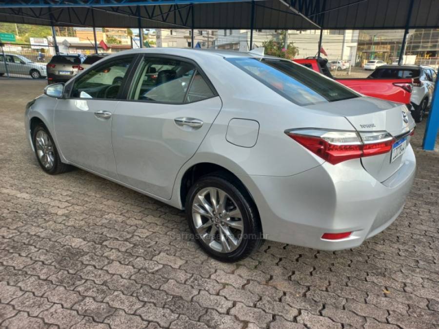 TOYOTA - COROLLA - 2019/2019 - Prata - R$ 106.990,00
