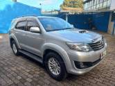 TOYOTA - HILUX SW4 - 2013/2013 - Prata - R$ 135.000,00