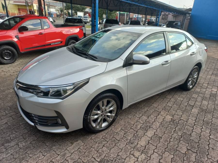 TOYOTA - COROLLA - 2019/2019 - Prata - R$ 106.990,00