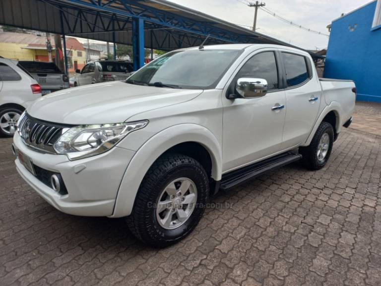 MITSUBISHI - L200 TRITON - 2018/2018 - Branca - R$ 149.990,00
