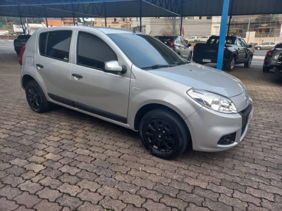 RENAULT - SANDERO - 2013/2013 - Prata - R$ 33.900,00