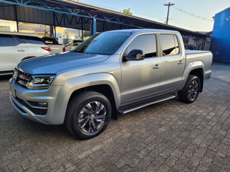 VOLKSWAGEN - AMAROK - 2023/2023 - Cinza - R$ 205.000,00