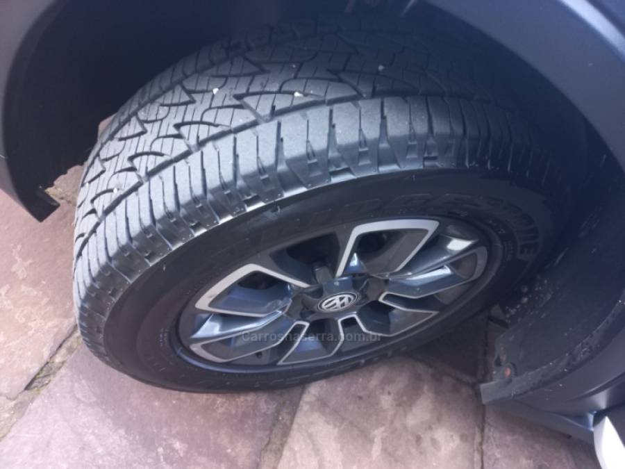 VOLKSWAGEN - SAVEIRO - 2017/2017 - Azul - R$ 77.500,00