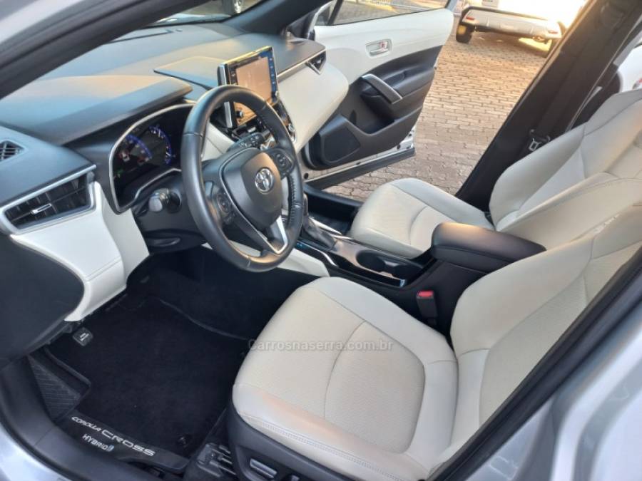 TOYOTA - COROLLA - 2022/2022 - Prata - R$ 149.990,00