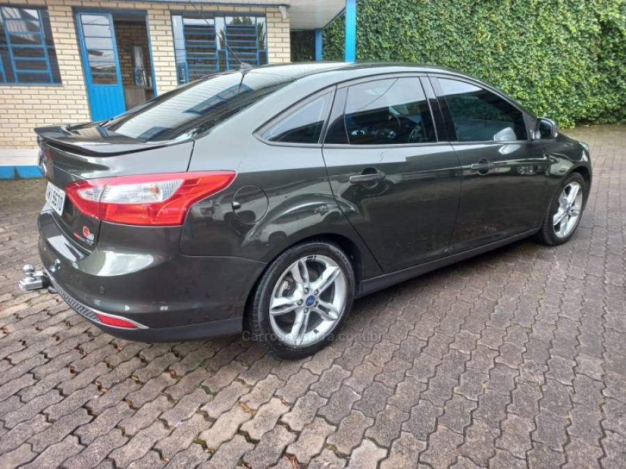 FORD - FOCUS - 2015/2015 - Cinza - R$ 55.900,00