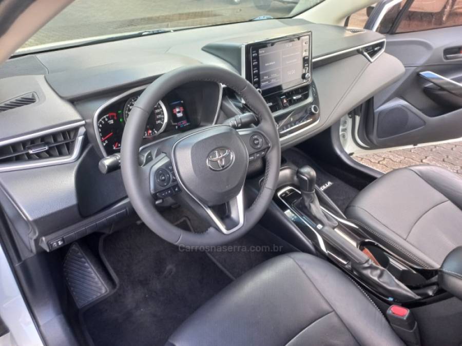 TOYOTA - COROLLA - 2020/2020 - Branca - R$ 118.990,00