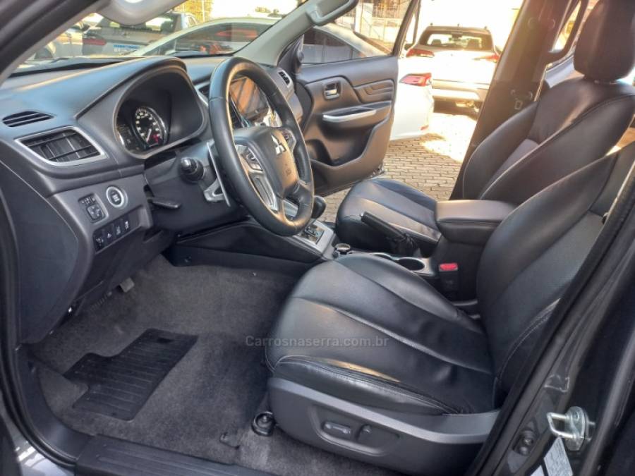 MITSUBISHI - L200 TRITON - 2022/2022 - Cinza - R$ 195.000,00