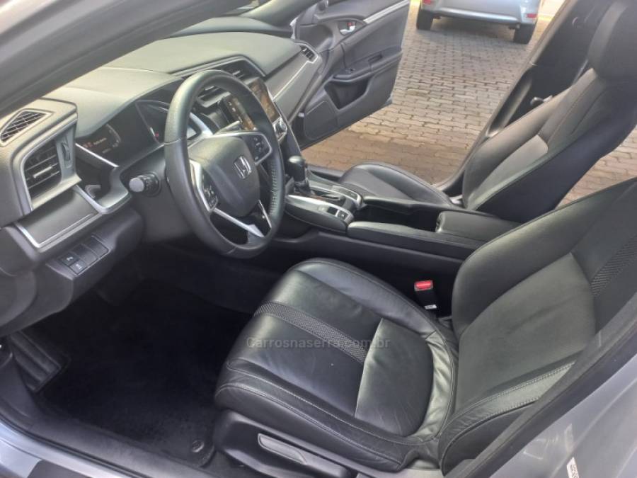 HONDA - CIVIC - 2020/2020 - Prata - R$ 125.900,00