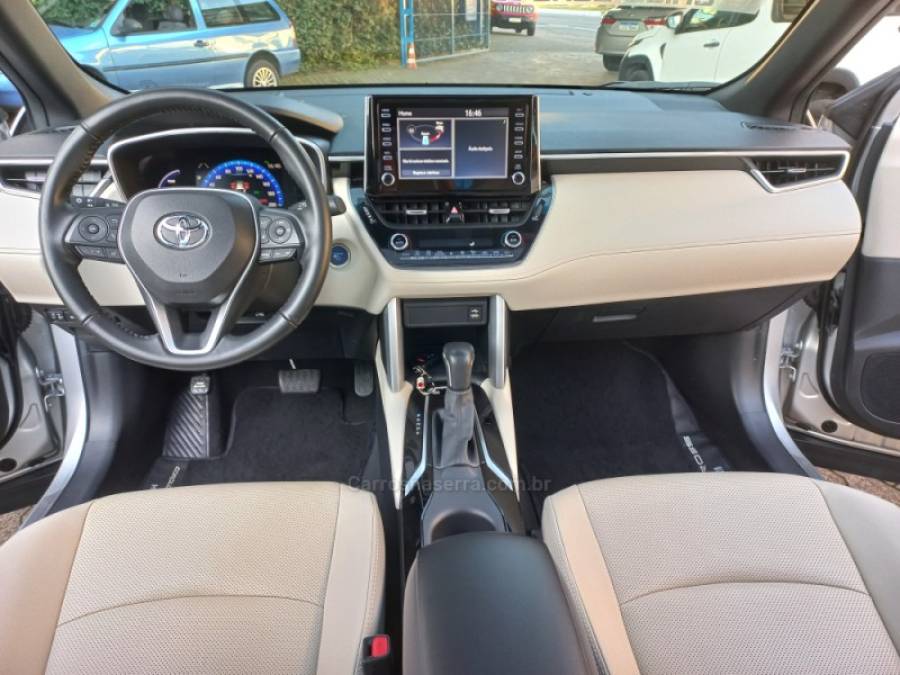 TOYOTA - COROLLA - 2022/2022 - Prata - R$ 149.900,00