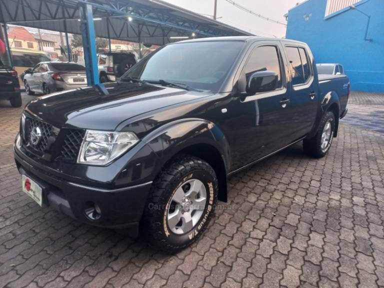 NISSAN - FRONTIER - 2011/2011 - Preta - R$ 85.500,00