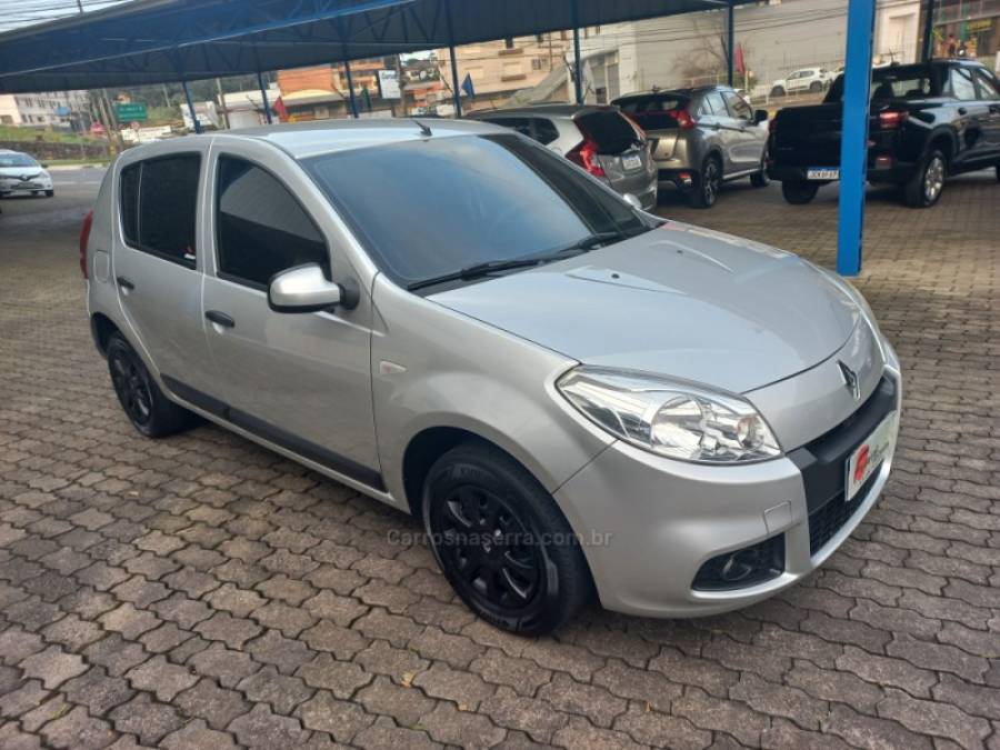 RENAULT - SANDERO - 2013/2013 - Prata - R$ 34.900,00