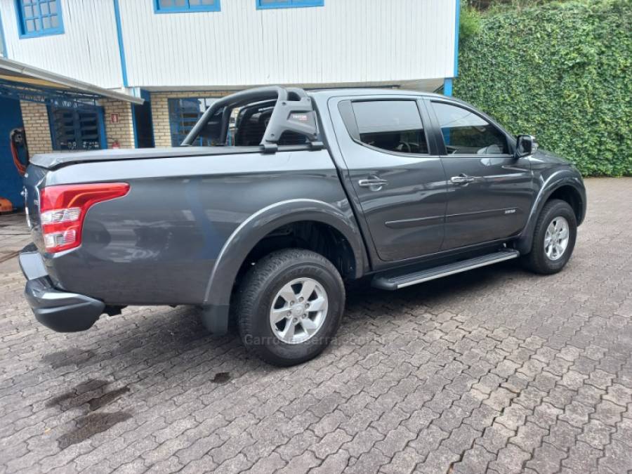 MITSUBISHI - L200 TRITON - 2018/2018 - Cinza - R$ 147.900,00