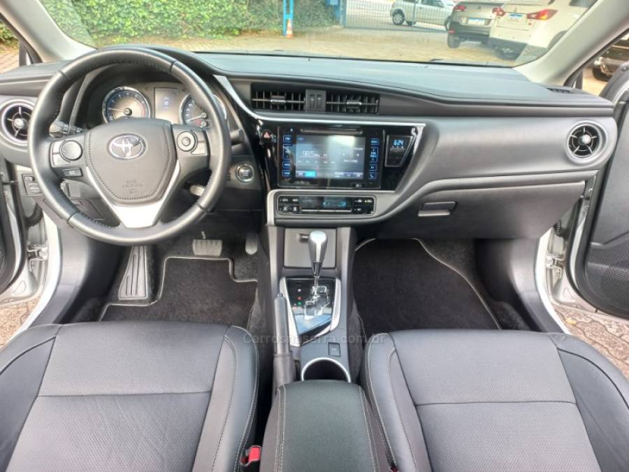 TOYOTA - COROLLA - 2019/2019 - Prata - R$ 106.990,00