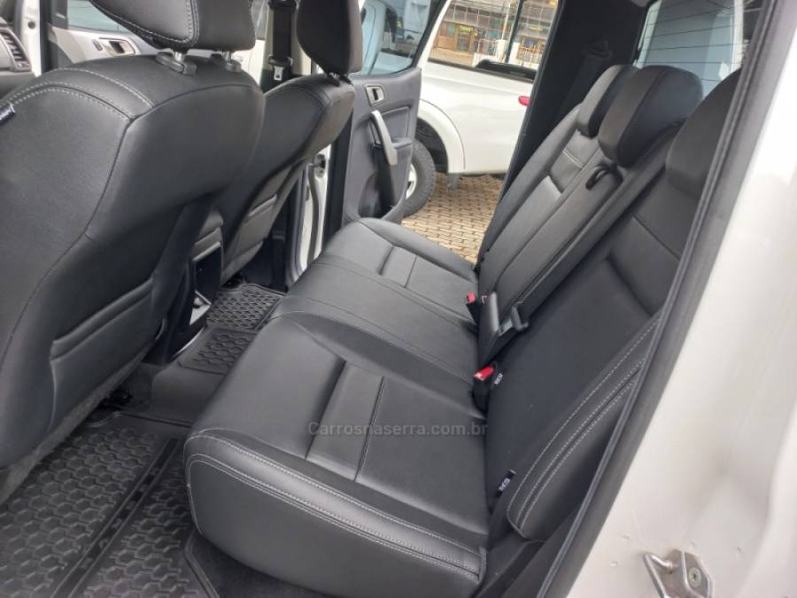 FORD - RANGER - 2021/2021 - Branca - R$ 176.000,00