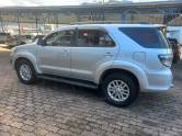 TOYOTA - HILUX SW4 - 2013/2013 - Prata - R$ 135.000,00