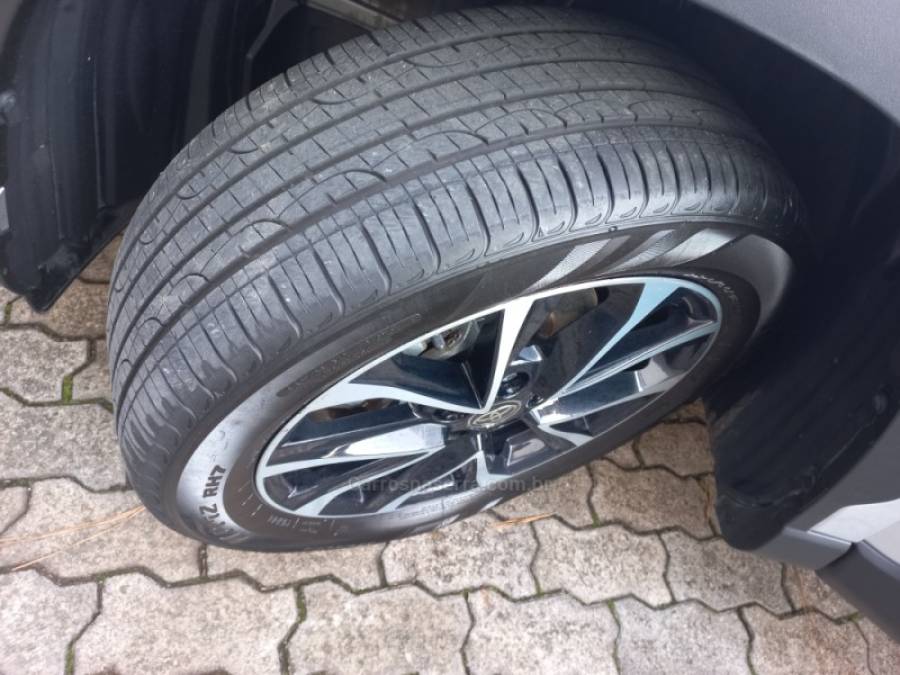 TOYOTA - COROLLA - 2022/2022 - Prata - R$ 149.900,00