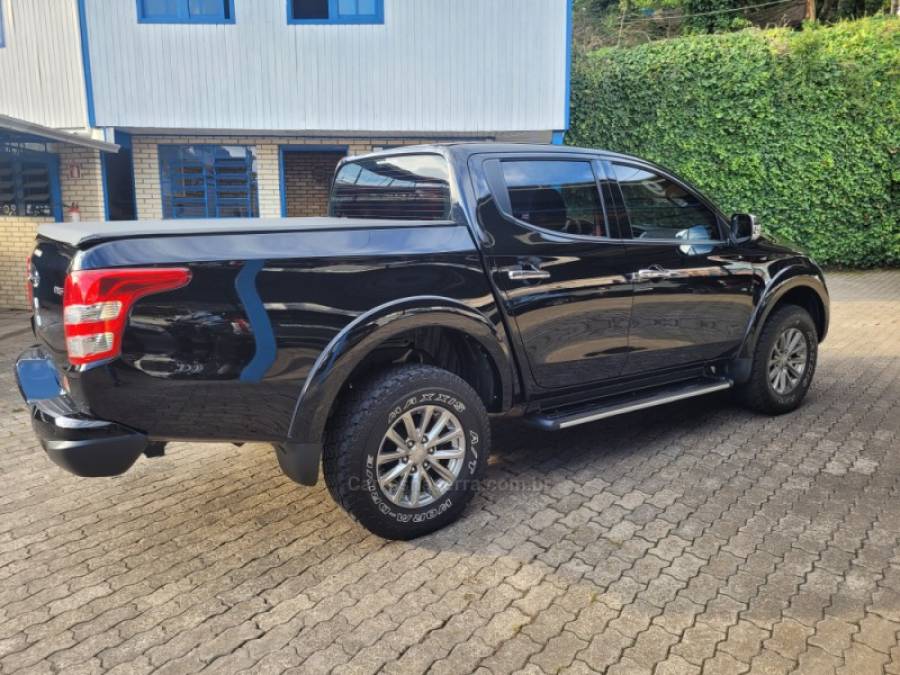 MITSUBISHI - L200 TRITON - 2019/2019 - Preta - R$ 148.990,00