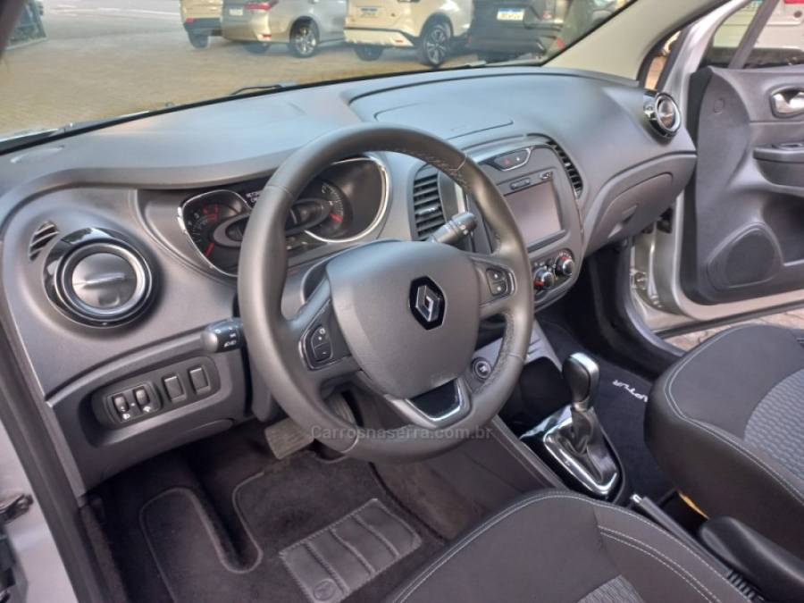 RENAULT - CAPTUR - 2018/2018 - Prata - R$ 71.500,00