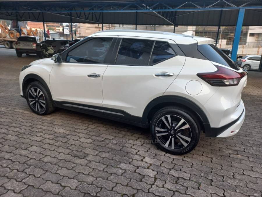 NISSAN - KICKS - 2022/2022 - Branca - R$ 105.900,00