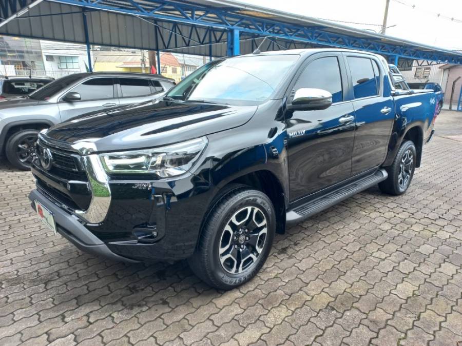 TOYOTA - HILUX - 2023/2023 - Preta - R$ 265.000,00