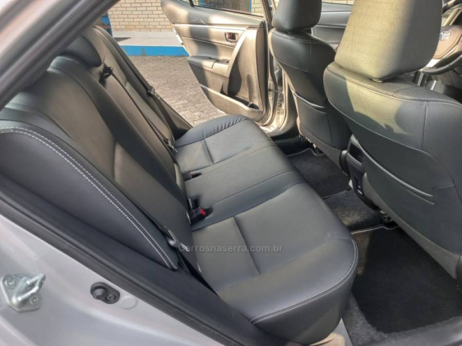 TOYOTA - COROLLA - 2019/2019 - Prata - R$ 106.990,00
