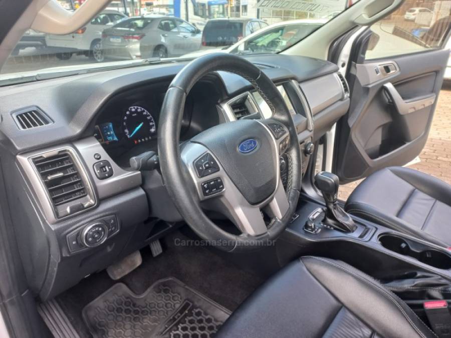 FORD - RANGER - 2022/2022 - Branca - R$ 175.000,00