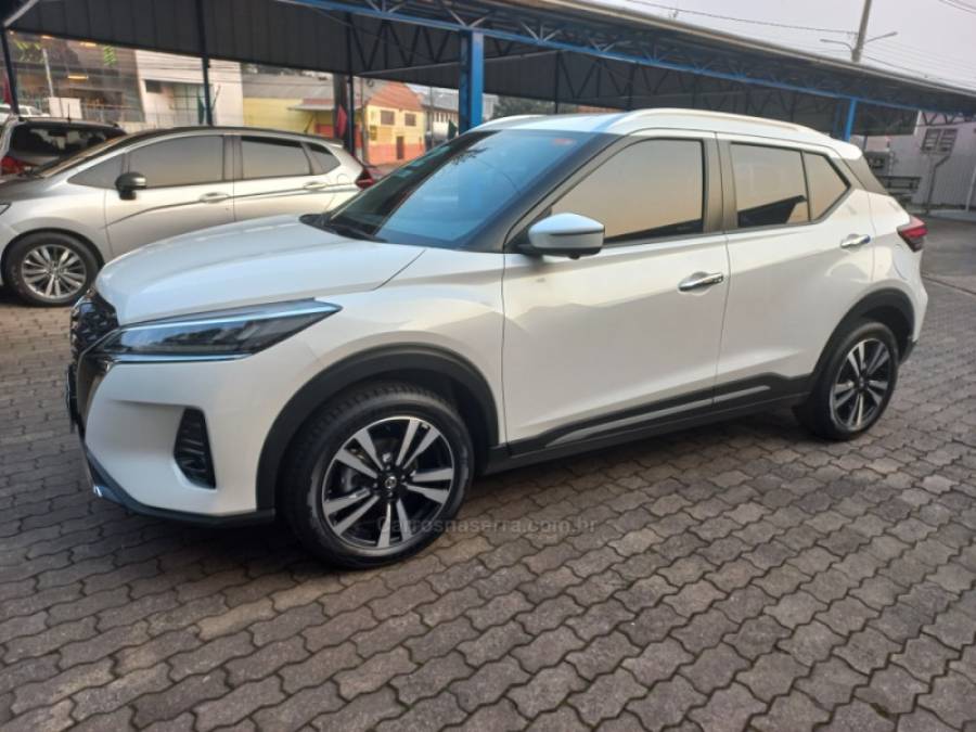 NISSAN - KICKS - 2022/2022 - Branca - R$ 105.990,00