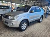 TOYOTA - HILUX SW4 - 2009/2009 - Prata - R$ 109.900,00
