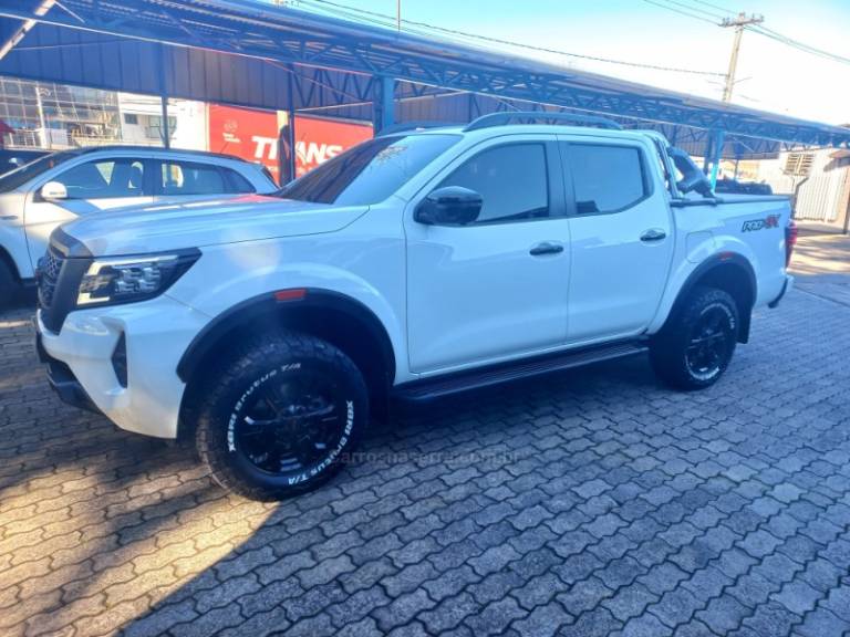 NISSAN - FRONTIER - 2023/2023 - Branca - R$ 219.990,00