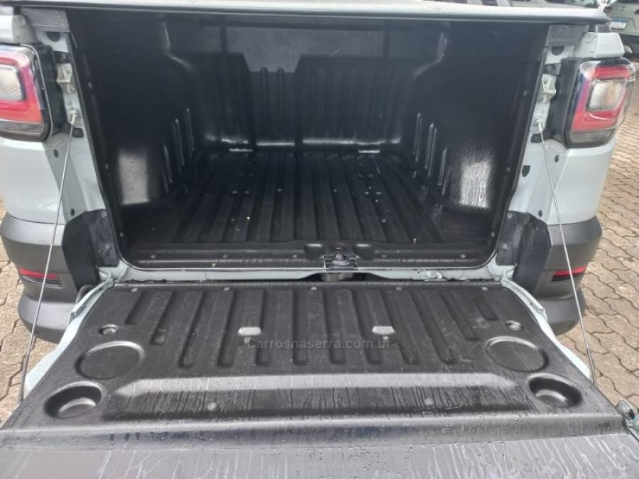 FIAT - STRADA - 2023/2023 - Cinza - R$ 117.990,00