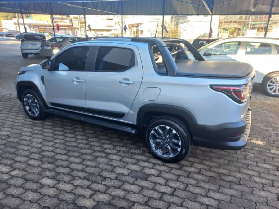 FIAT - STRADA - 2025/2025 - Prata - R$ 132.990,00