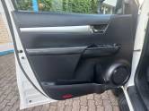 TOYOTA - HILUX - 2017/2017 - Branca - R$ 166.990,00