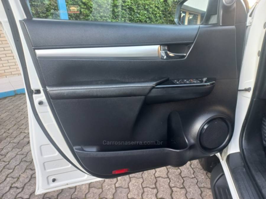 TOYOTA - HILUX - 2017/2017 - Branca - R$ 166.990,00
