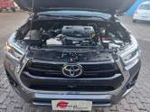 TOYOTA - HILUX - 2023/2023 - Cinza - R$ 265.990,00