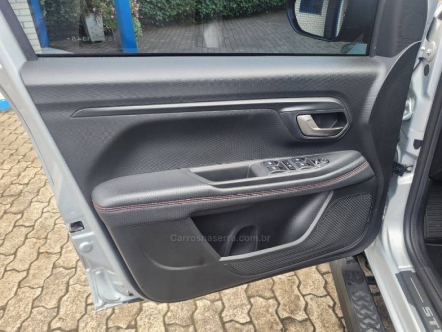 FIAT - STRADA - 2025/2025 - Prata - R$ 129.900,00